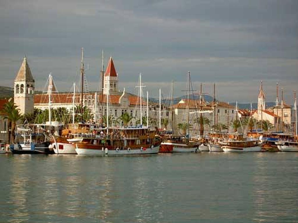 Apartments Belas Trogir Exterior foto